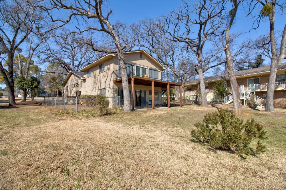 207 Kiowa Drive W Lake Kiowa, TX 76240