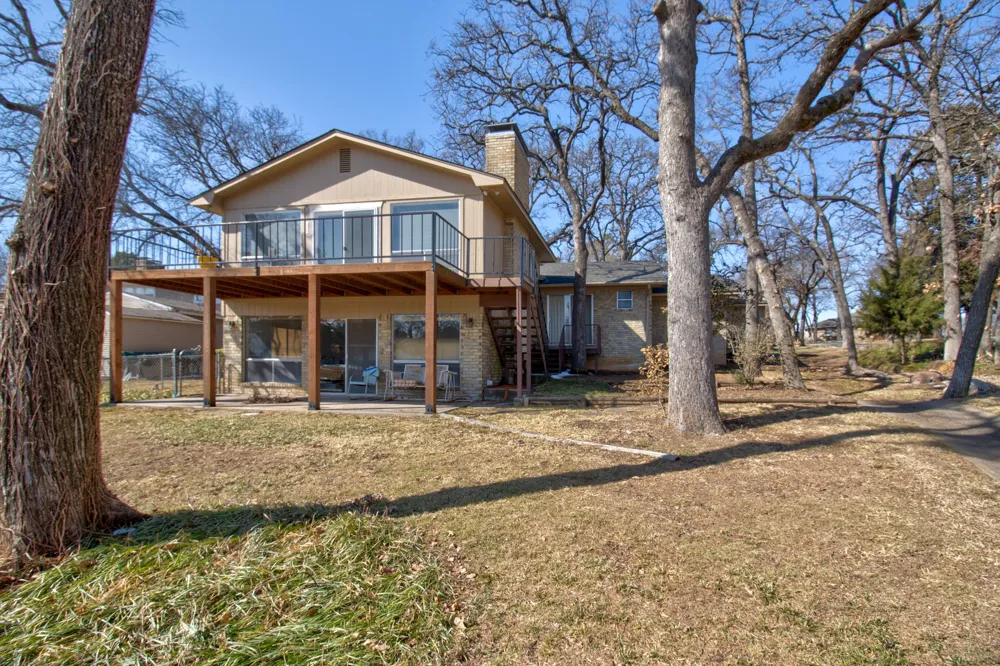 207 Kiowa Drive W Lake Kiowa, TX 76240