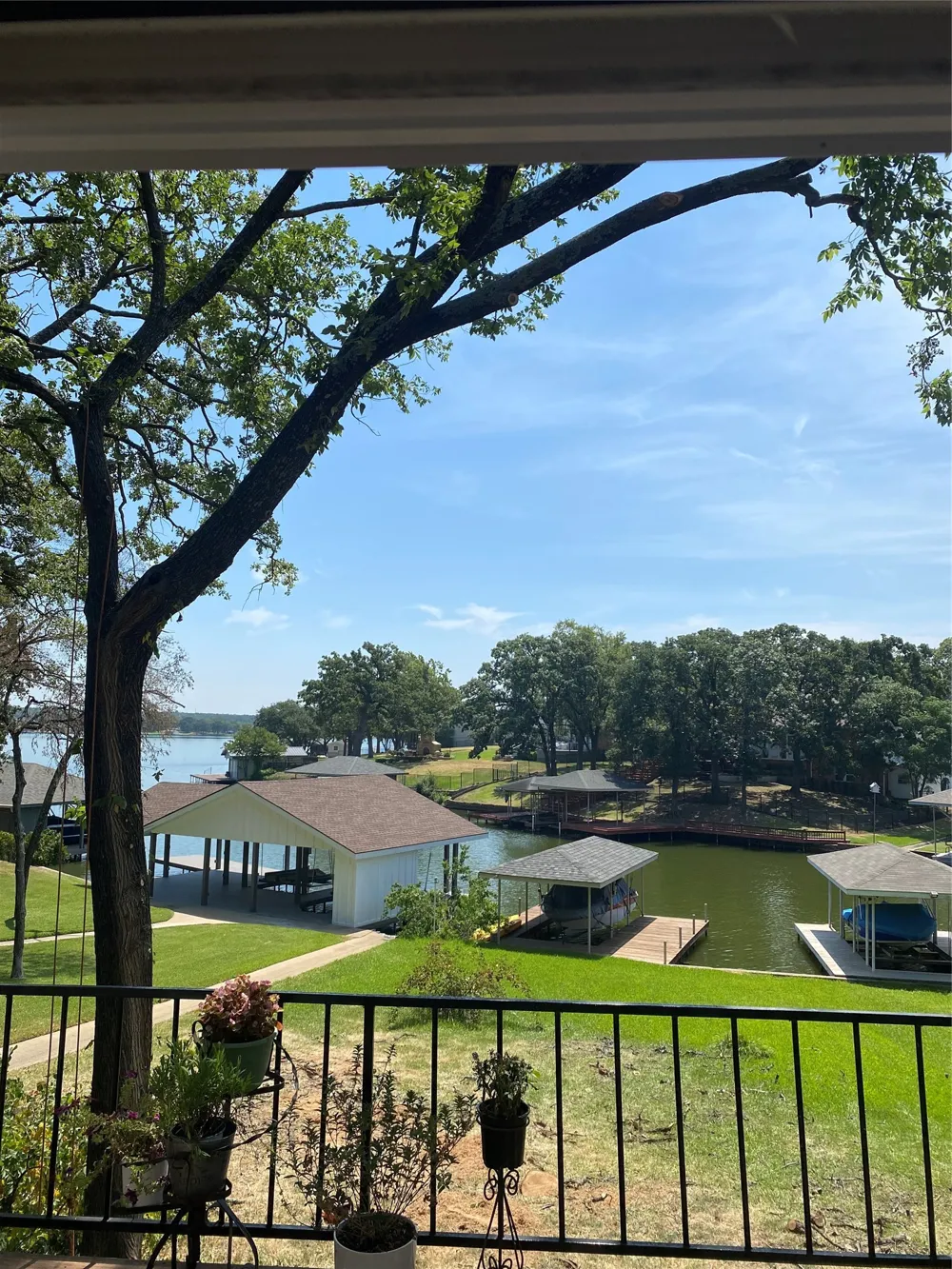207 Kiowa Drive W Lake Kiowa, TX 76240