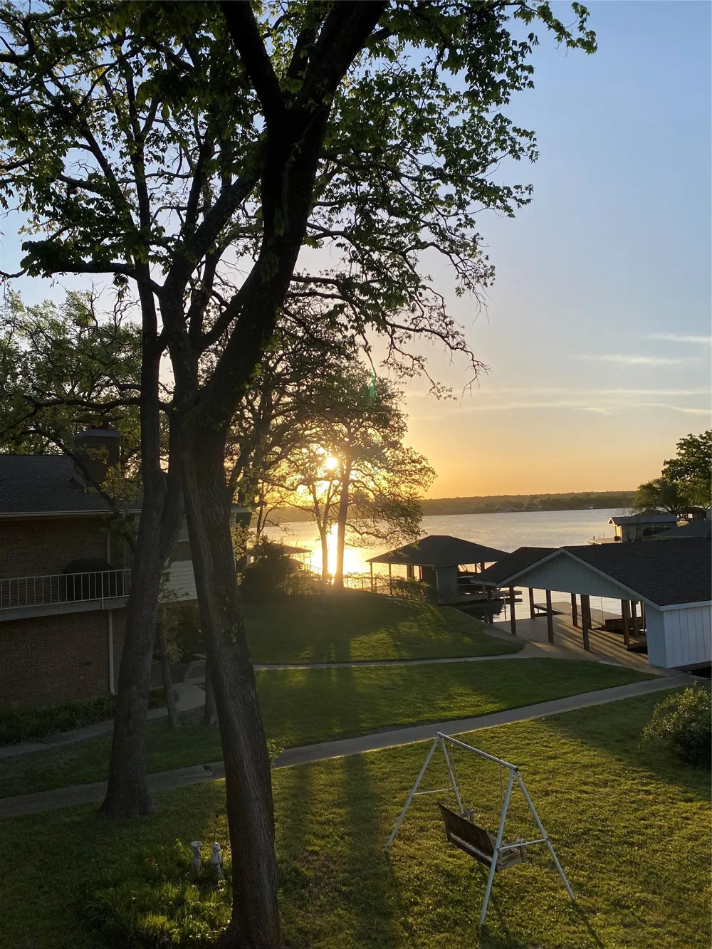207 Kiowa Drive W Lake Kiowa, TX 76240