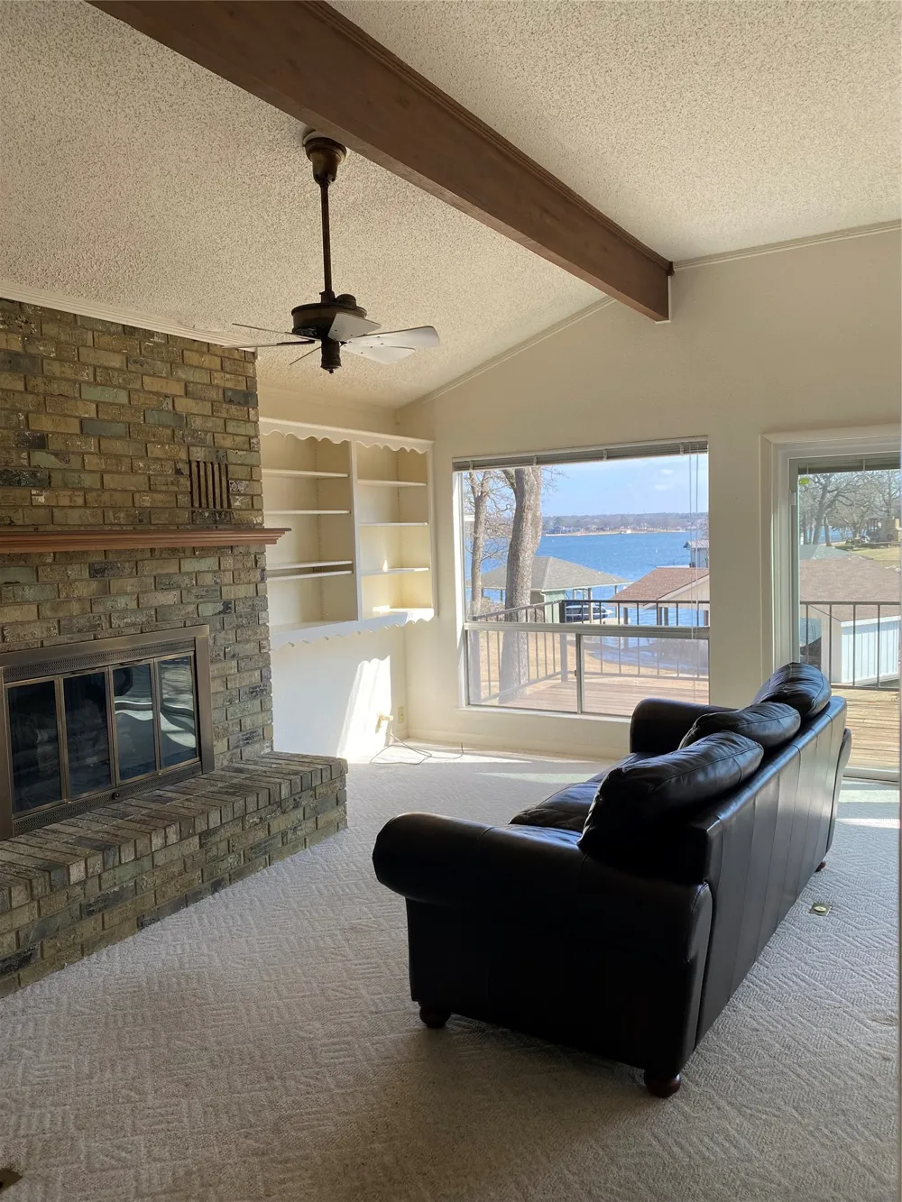 207 Kiowa Drive W Lake Kiowa, TX 76240