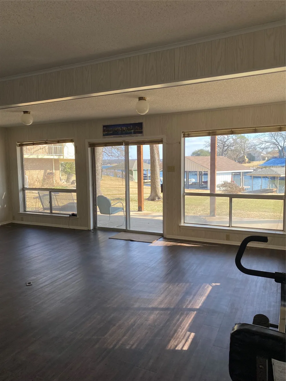 207 Kiowa Drive W Lake Kiowa, TX 76240