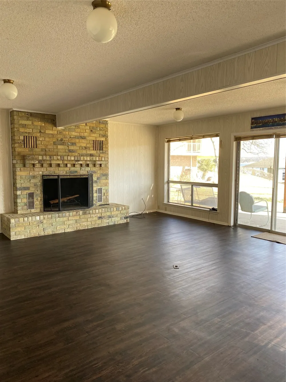 207 Kiowa Drive W Lake Kiowa, TX 76240