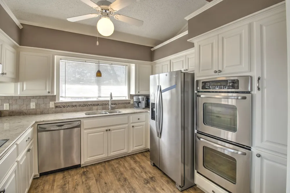207 Kiowa Drive W Lake Kiowa, TX 76240