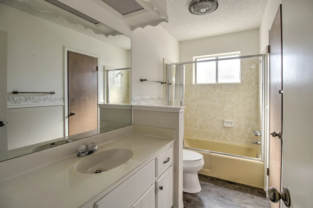 207 Kiowa Drive W Lake Kiowa, TX 76240