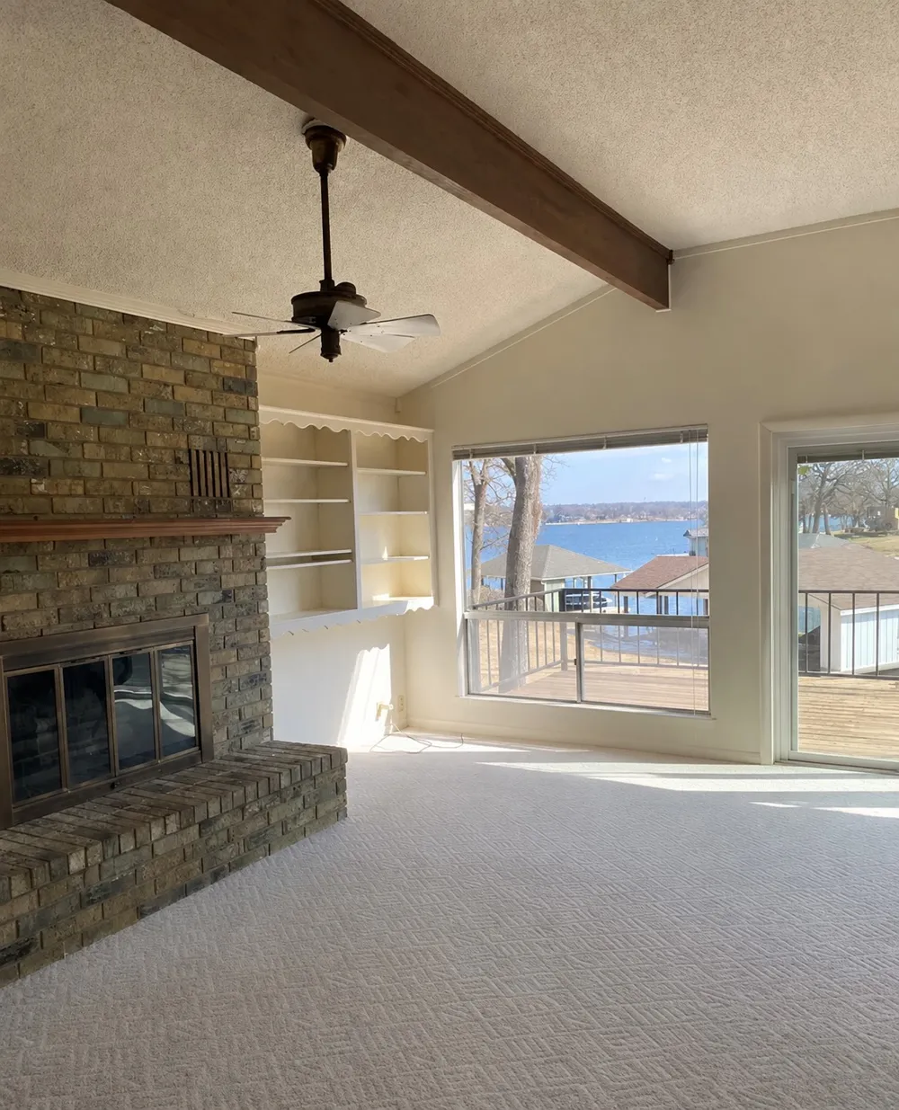 207 Kiowa Drive W Lake Kiowa, TX 76240