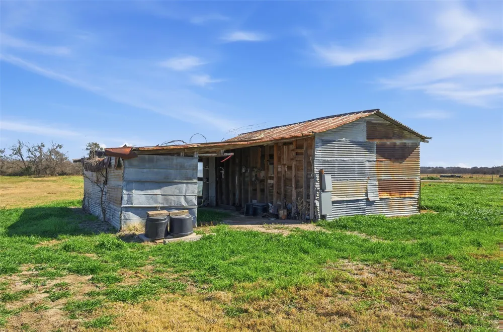 2375 FM 935 Chilton, TX 76632