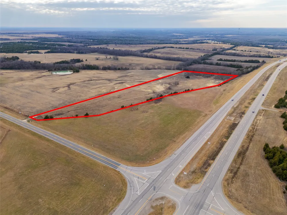 18528 E Fm-1396 Windom, TX 75492