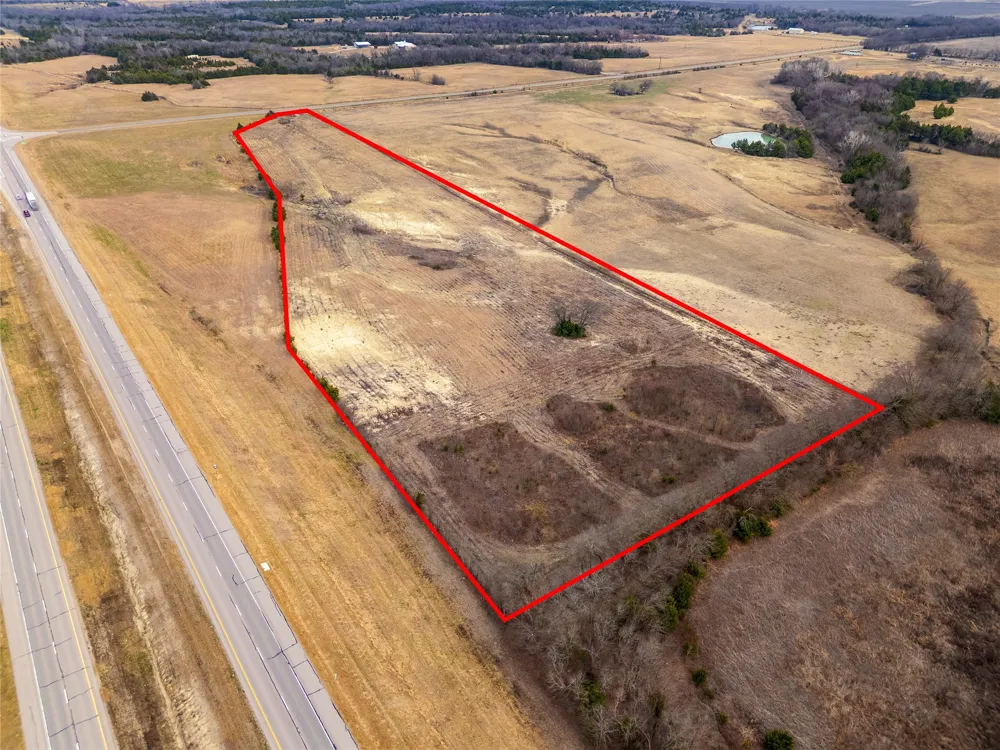 18528 E Fm-1396 Windom, TX 75492