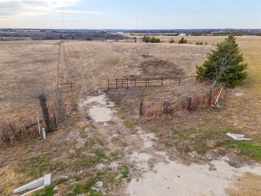 18528 E Fm-1396 Windom, TX 75492