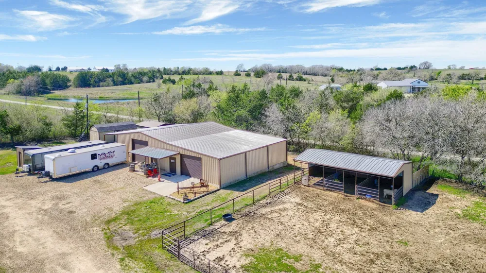 710 Us-82 Bells, TX 75414