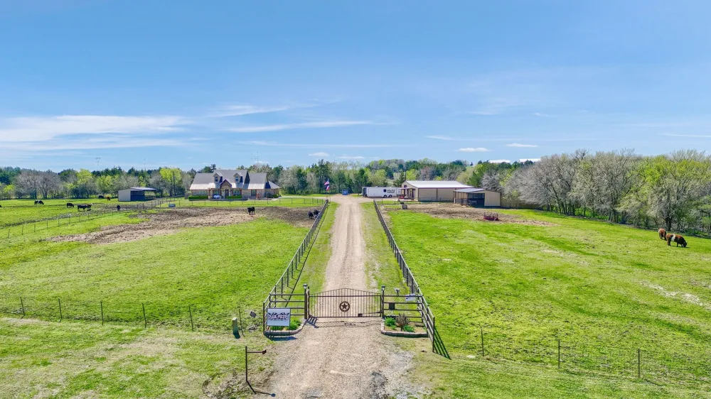 710 Us-82 Bells, TX 75414