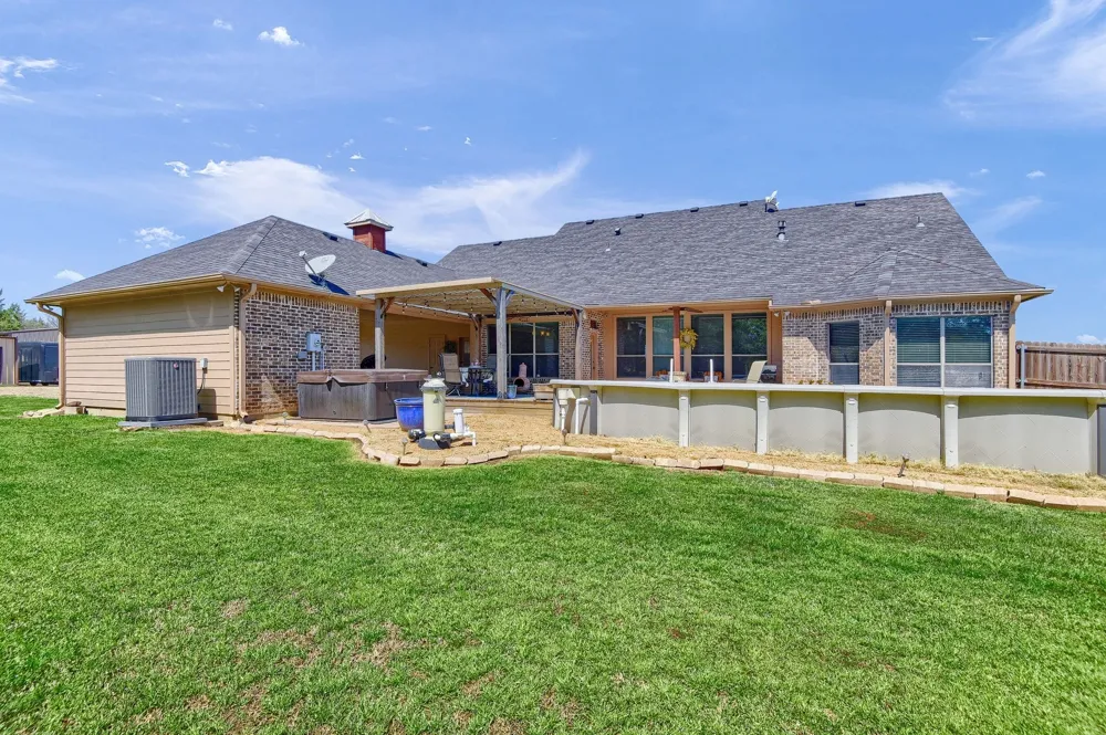 710 Us-82 Bells, TX 75414