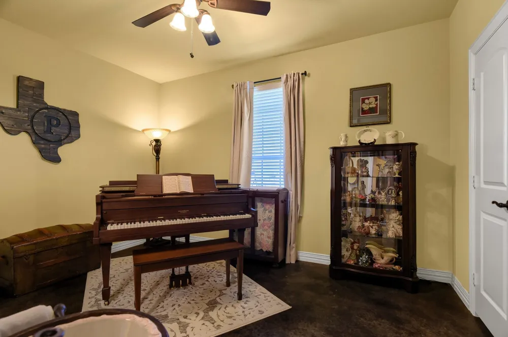 710 Us-82 Bells, TX 75414