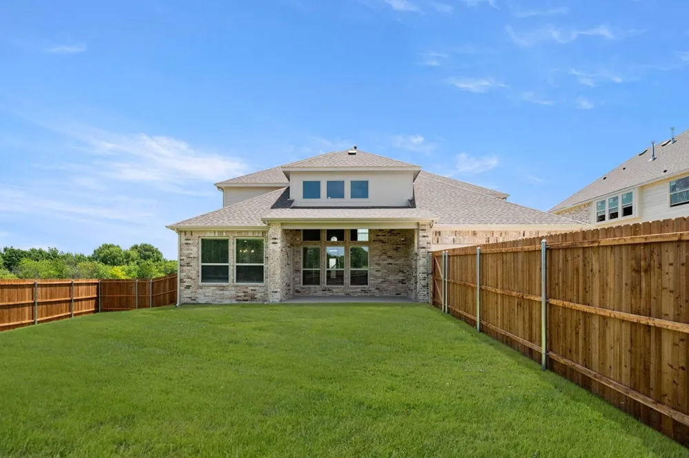425 Newpark Boulevard DeSoto, TX 75115