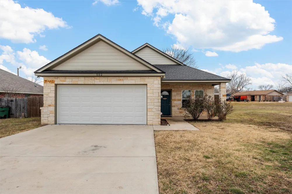 502 David Davis Drive McGregor, TX 76657