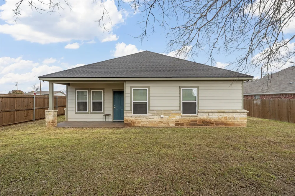 502 David Davis Drive McGregor, TX 76657