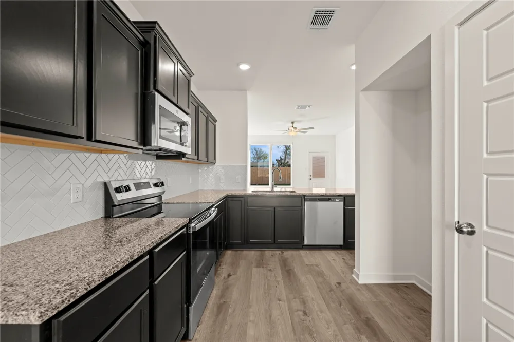 117 Adaline Bend McGregor, TX 76657