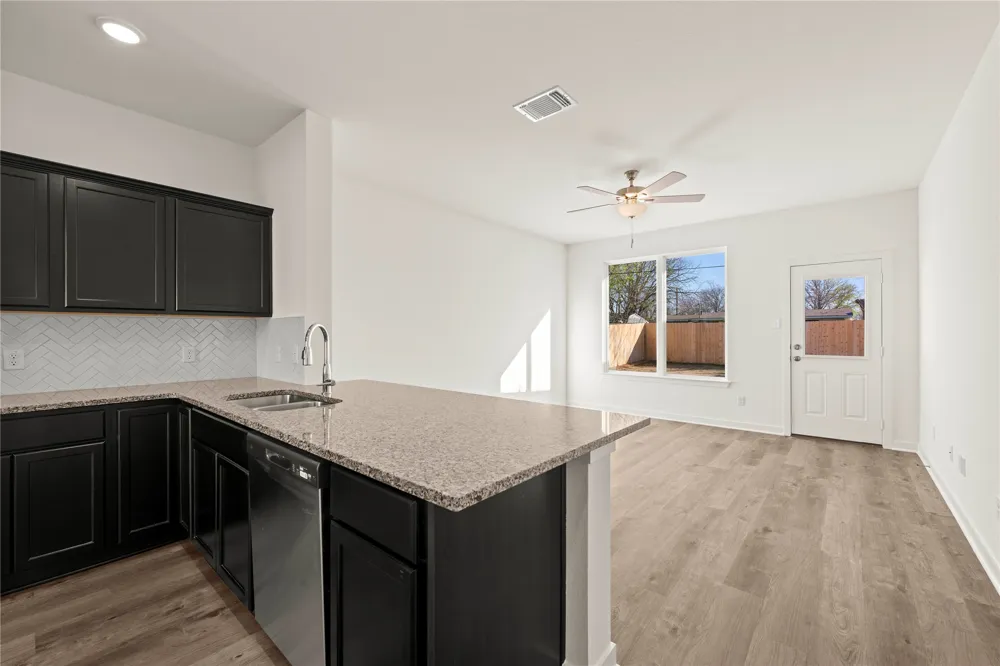 117 Adaline Bend McGregor, TX 76657