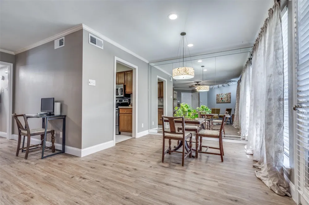 16301 Ledgemont Lane #262 Addison, TX 75001