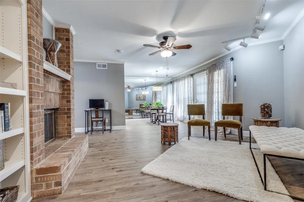 16301 Ledgemont Lane #262 Addison, TX 75001