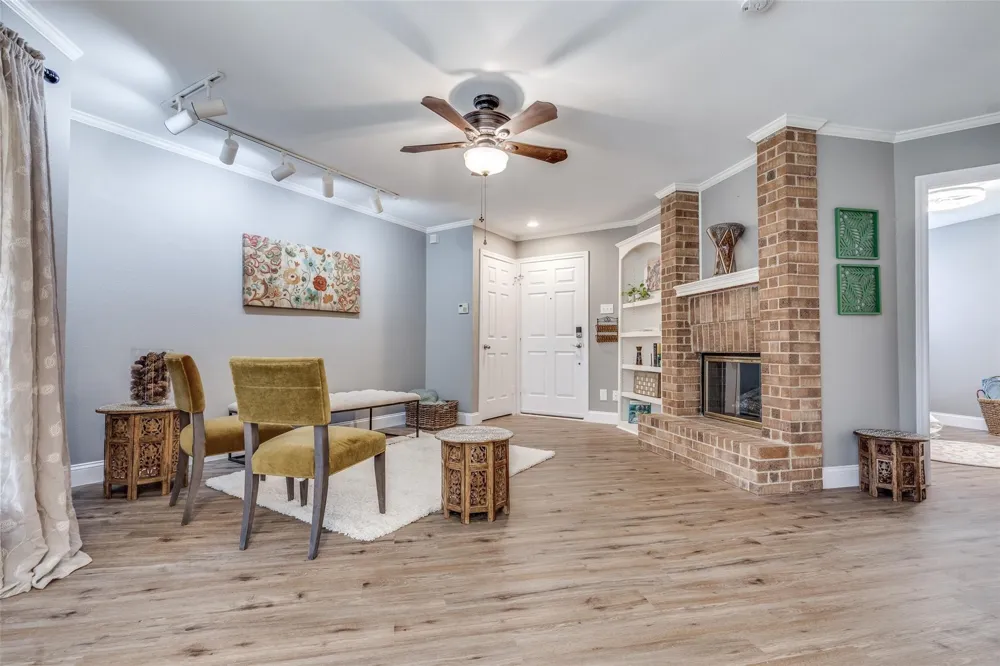 16301 Ledgemont Lane #262 Addison, TX 75001