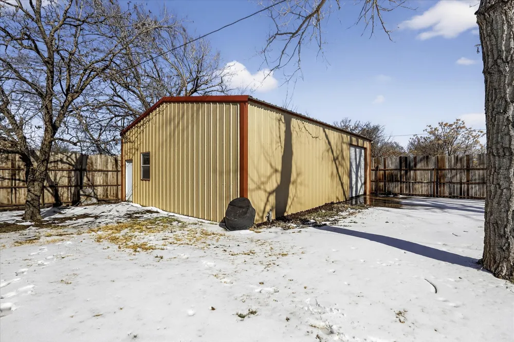 702 El Camino Real Chico, TX 76431