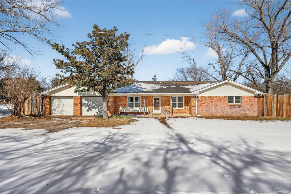 702 El Camino Real Chico, TX 76431