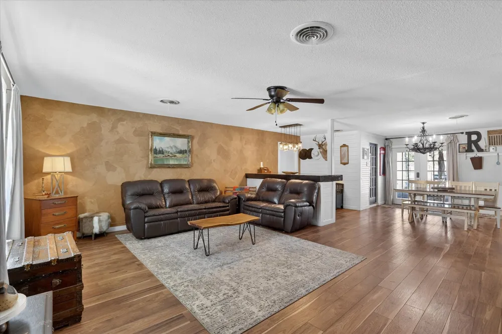702 El Camino Real Chico, TX 76431