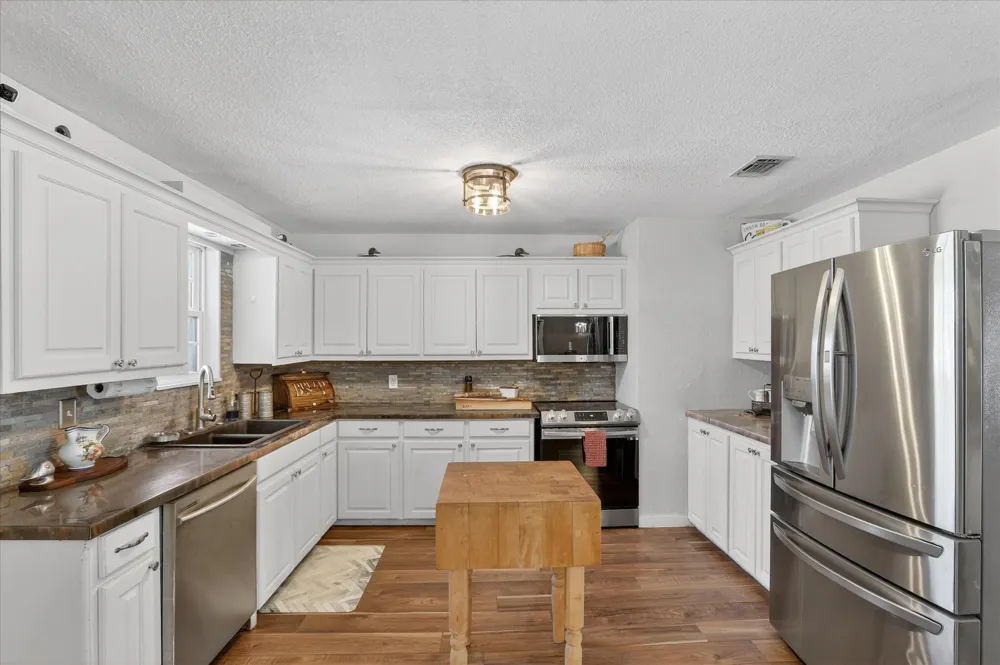 702 El Camino Real Chico, TX 76431