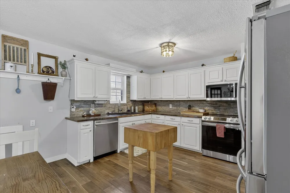 702 El Camino Real Chico, TX 76431