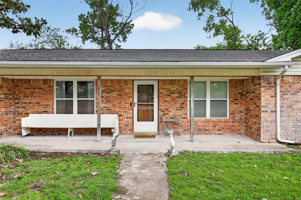 702 El Camino Real Chico, TX 76431