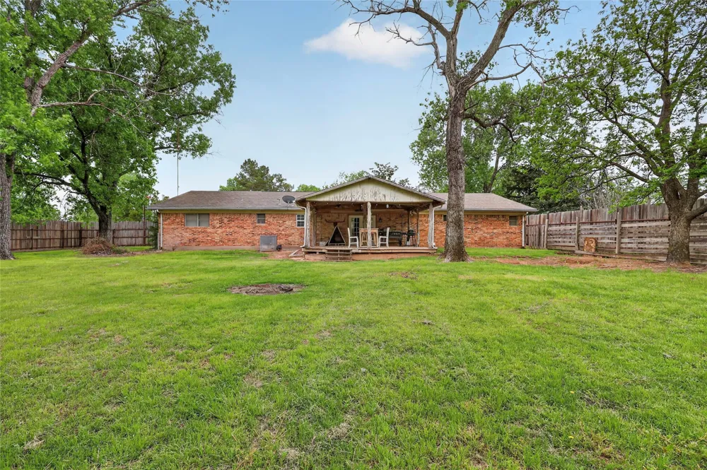 702 El Camino Real Chico, TX 76431