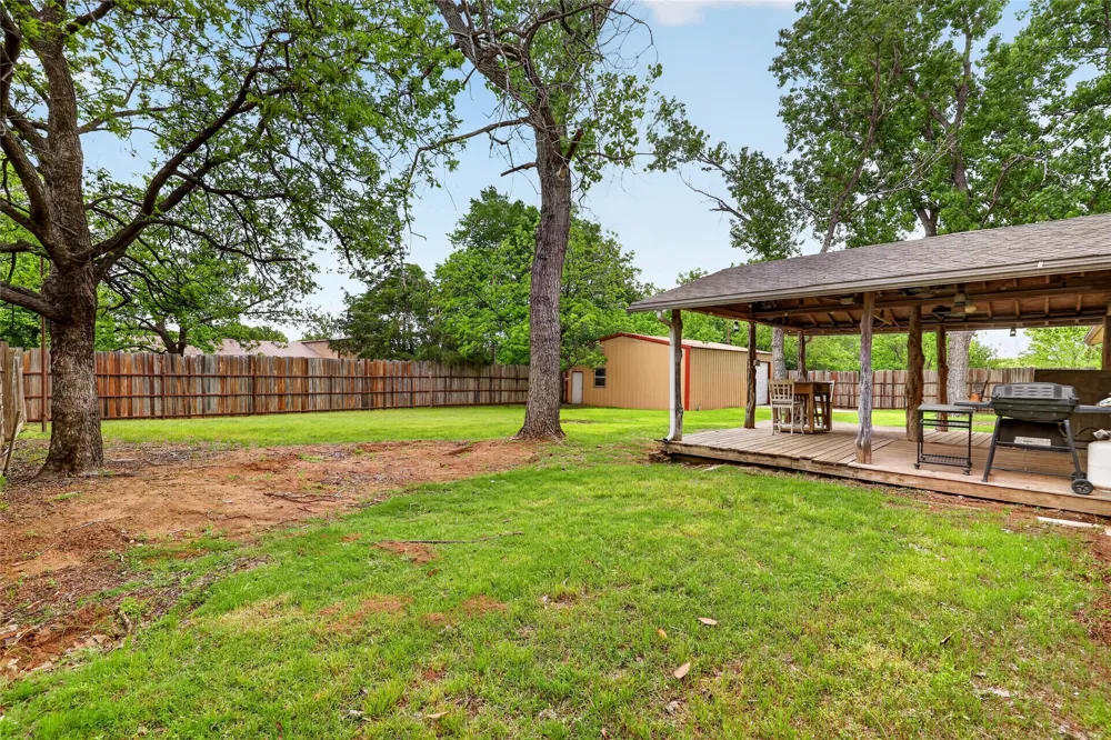 702 El Camino Real Chico, TX 76431