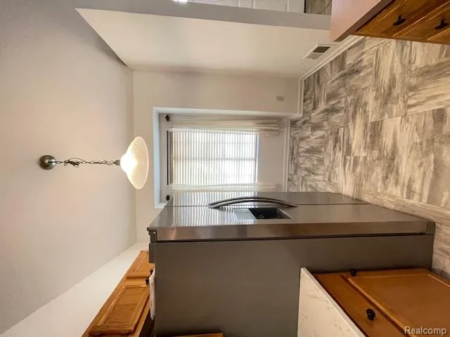 30885 LEE FRANK LANE Madison Heights City, MI 48071