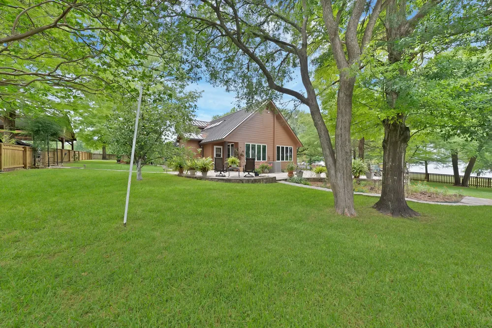 11000 County Road 3280 Kerens, TX 75144