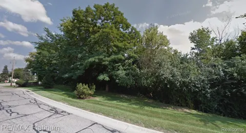 S Saginaw / Pepperwood Street
