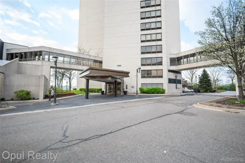 1001 W Jefferson Avenue #300 9-D