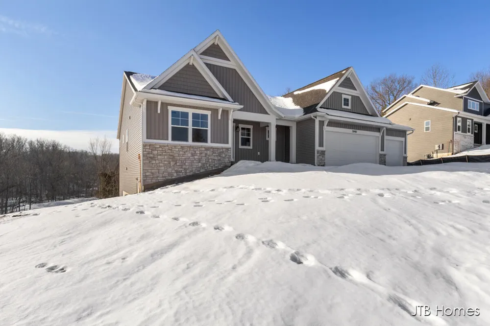 5940 Valley Point Drive SE Caledonia Township, MI 49316