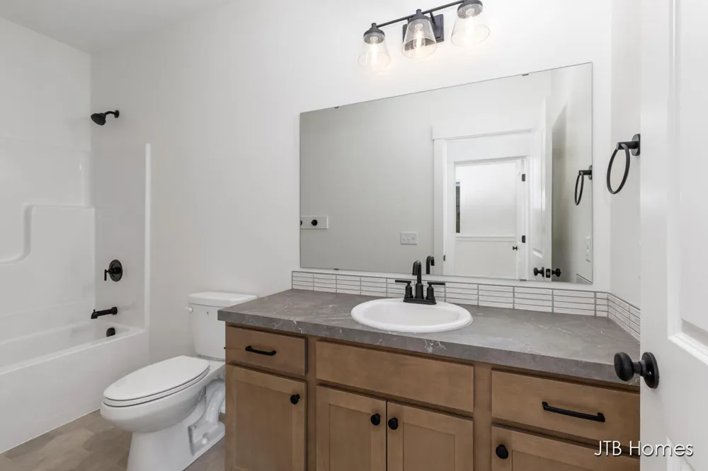 5940 Valley Point Drive SE Caledonia Township, MI 49316