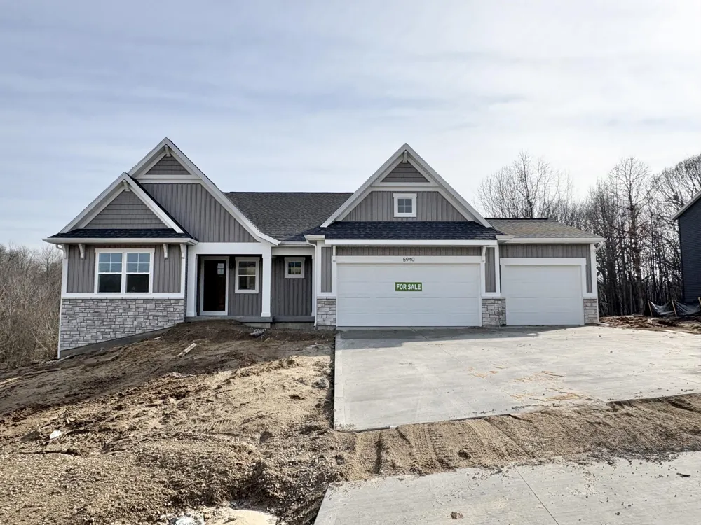 5940 Valley Point Drive SE Caledonia Township, MI 49316