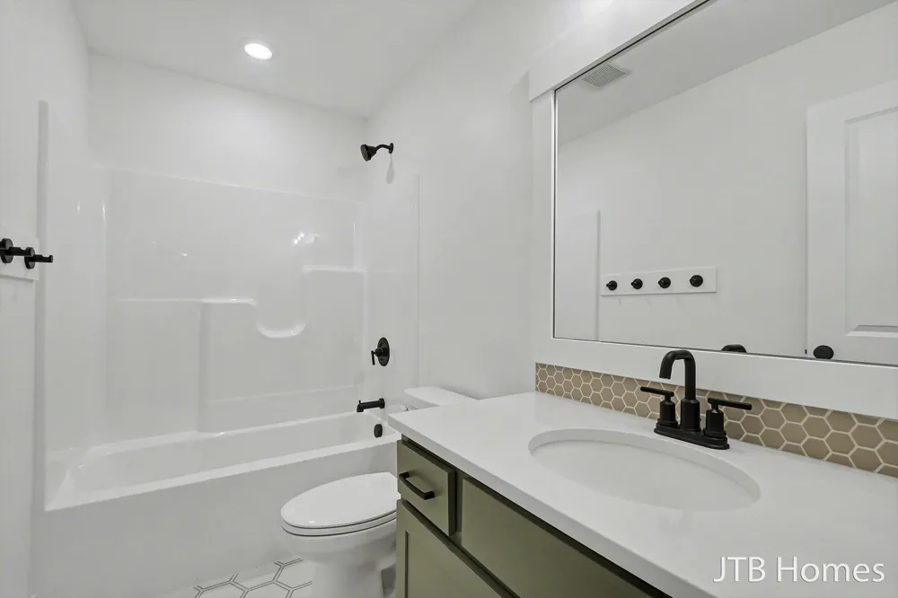 5940 Valley Point Drive SE Caledonia Township, MI 49316