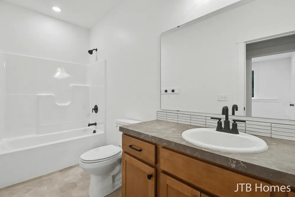 5940 Valley Point Drive SE Caledonia Township, MI 49316