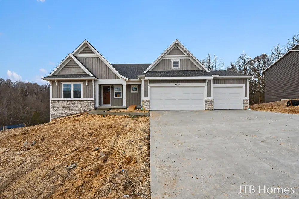 5940 Valley Point Drive SE Caledonia Township, MI 49316