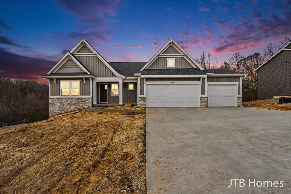 5940 Valley Point Drive SE Caledonia Township, MI 49316