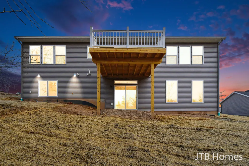 5940 Valley Point Drive SE Caledonia Township, MI 49316