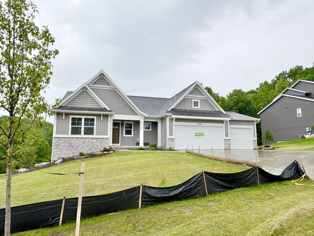 5940 Valley Point Drive SE Caledonia Township, MI 49316