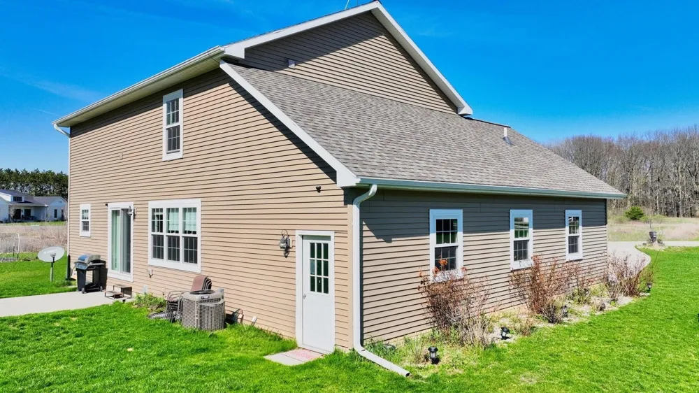 2578 White Deerfield Township, MI 48858