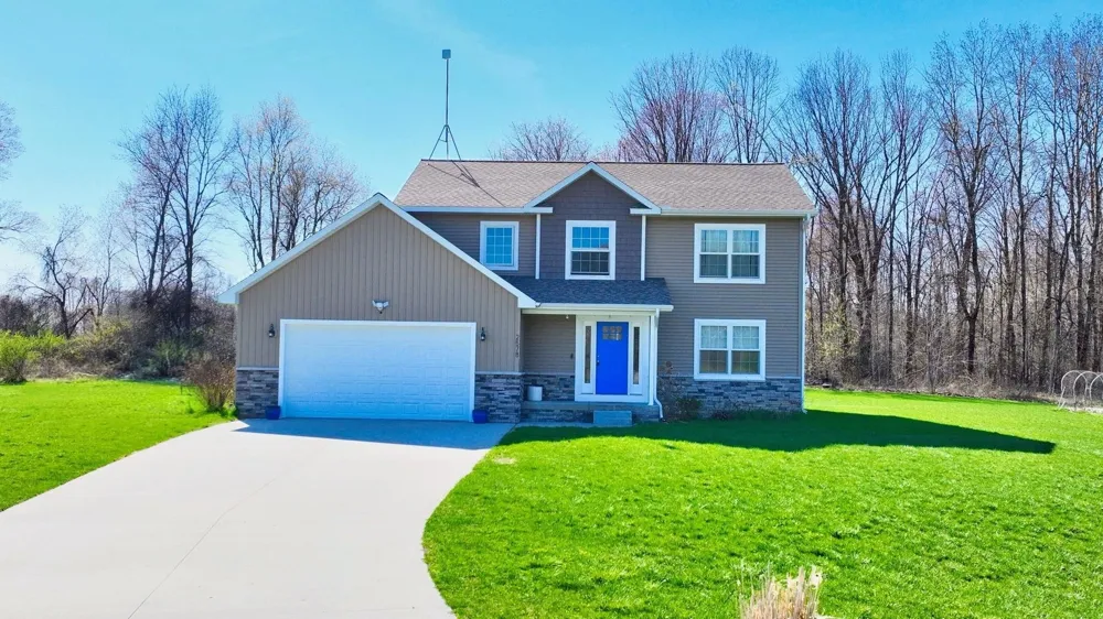 2578 White Deerfield Township, MI 48858