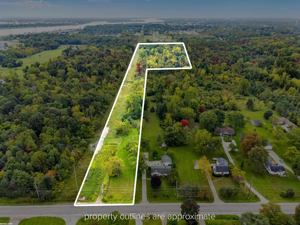 3605 Ravenswood Road Marysville City, MI 48040